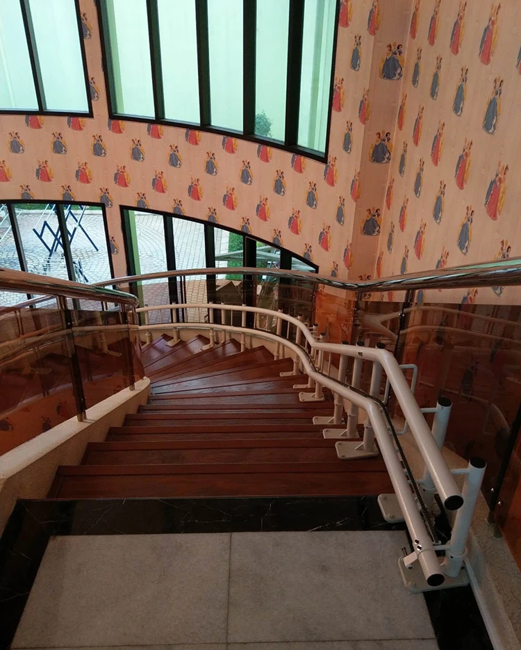 Arc-staircase-Curved-black-1Fto2F (1)